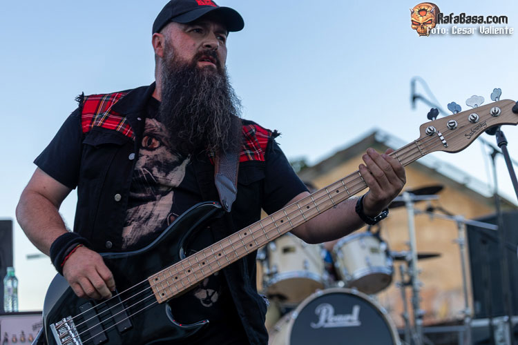 4 BAJO ZERO - MAYOS METAL LIVE